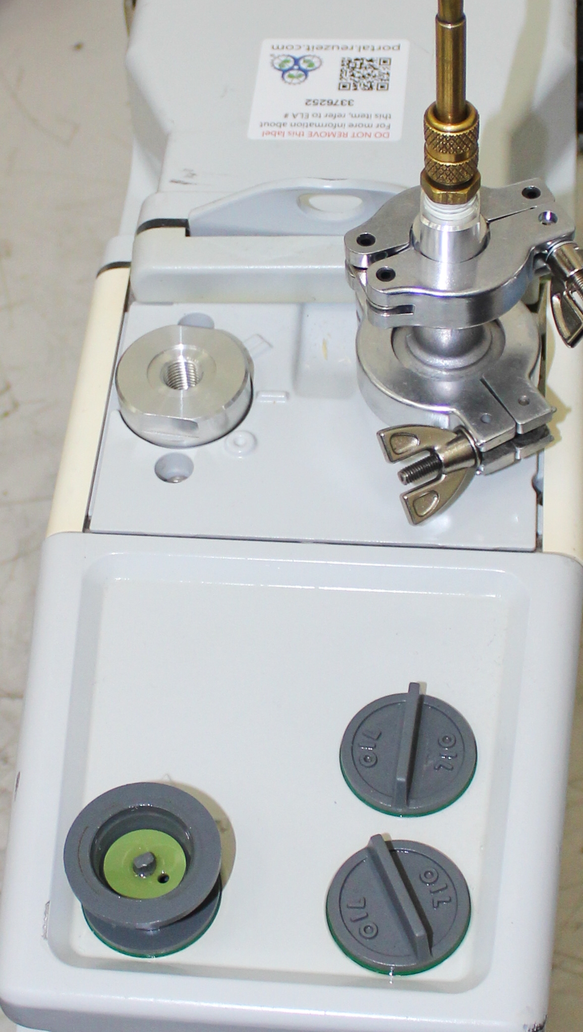 Edwards RV8 Vacuum Pump High-Speed With Quiet Operation Efficient Used