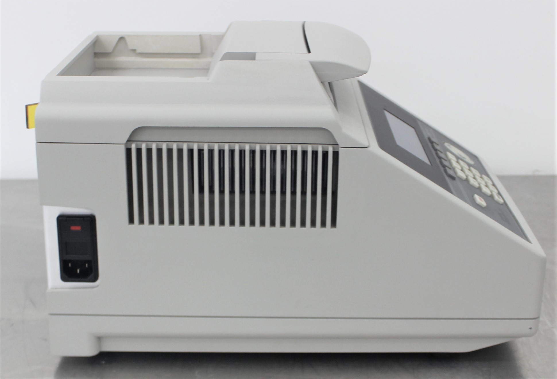 ABI PCR System 9700 Thermal Cycler 96-Well 4-99.9C High Uniformity