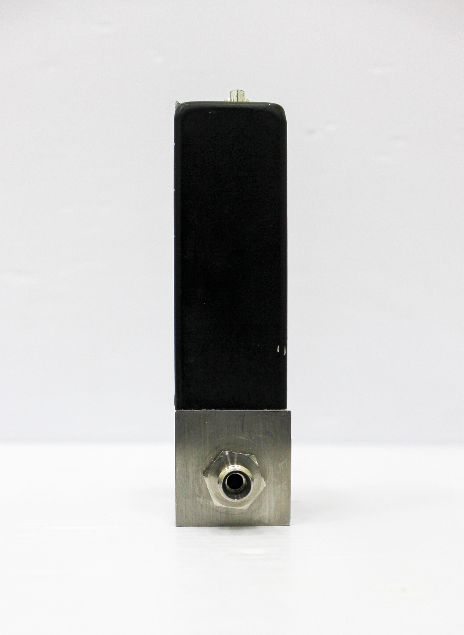 Brooks 5860S Mass Meter Air Gas 0-30in Min Standalone Measurement Device