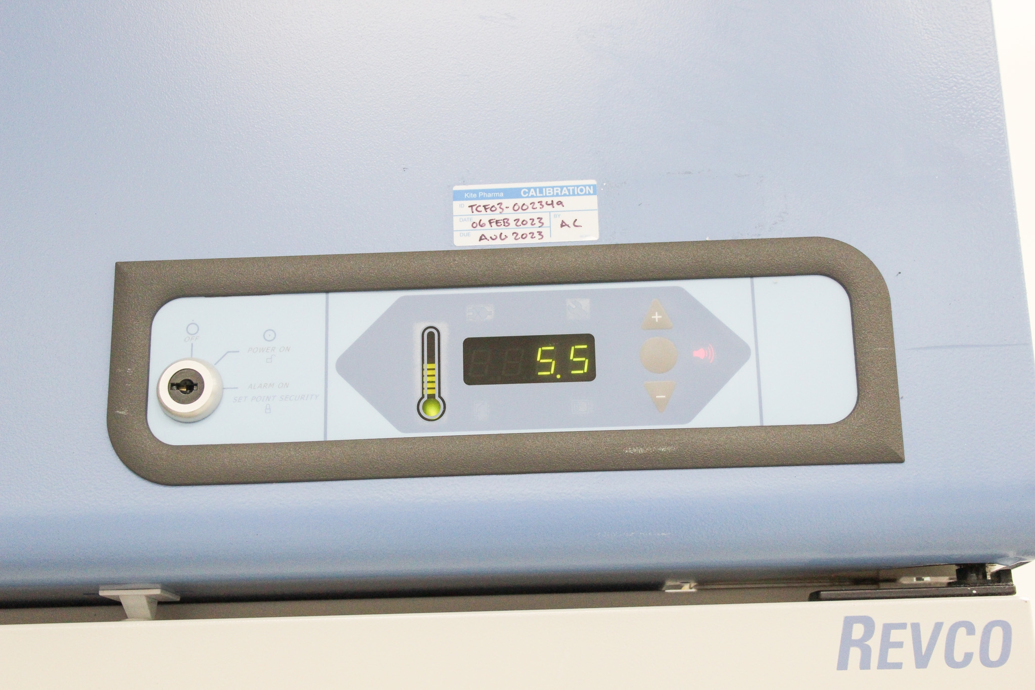 Thermo REL5004A Lab Refrigerator Dual Door 51.1CF Air Circulation, Locking