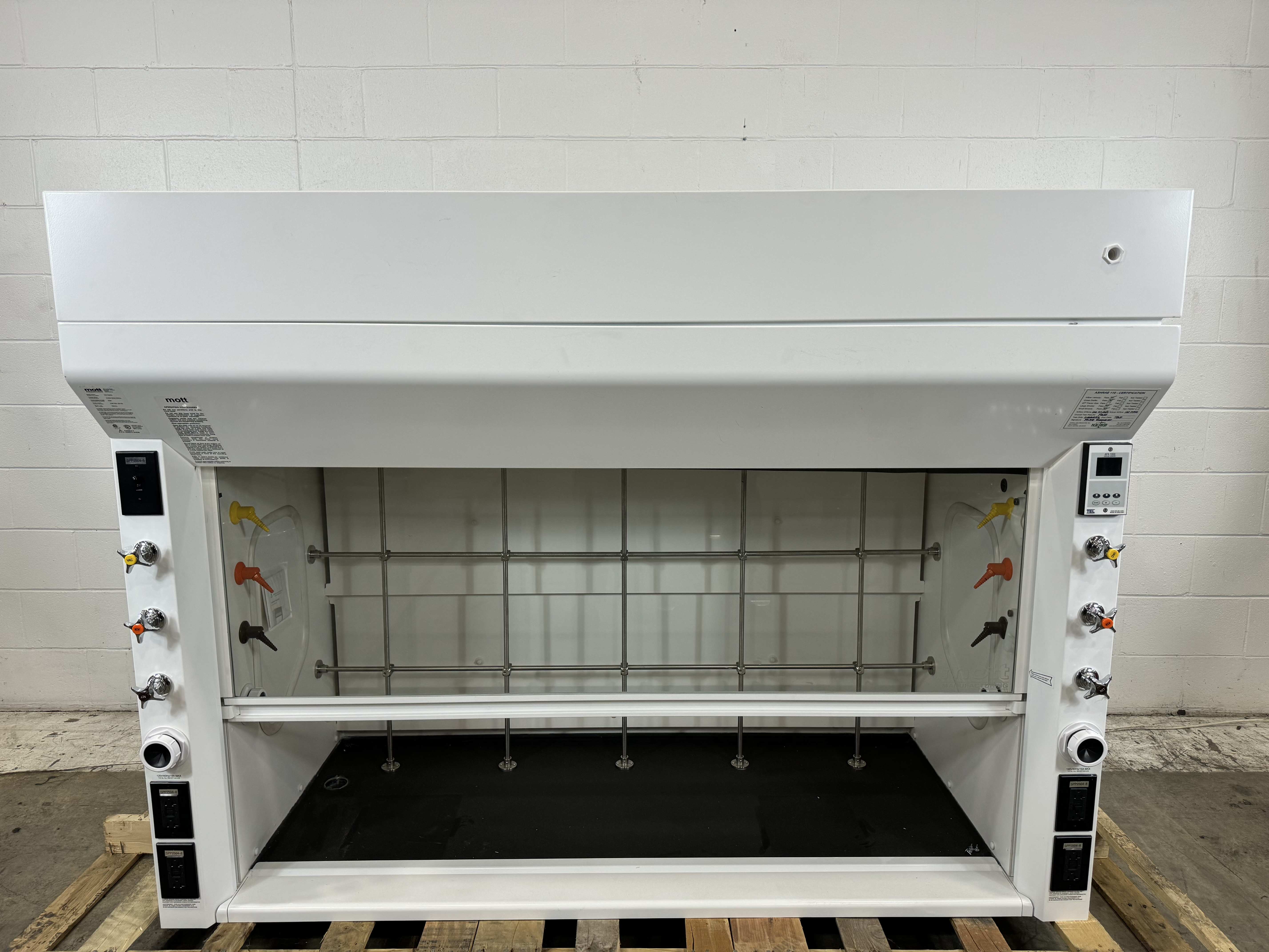 Mott 7471040 Fume Hood Vertical Sash 120V 60Hz SafeGuard Bench System