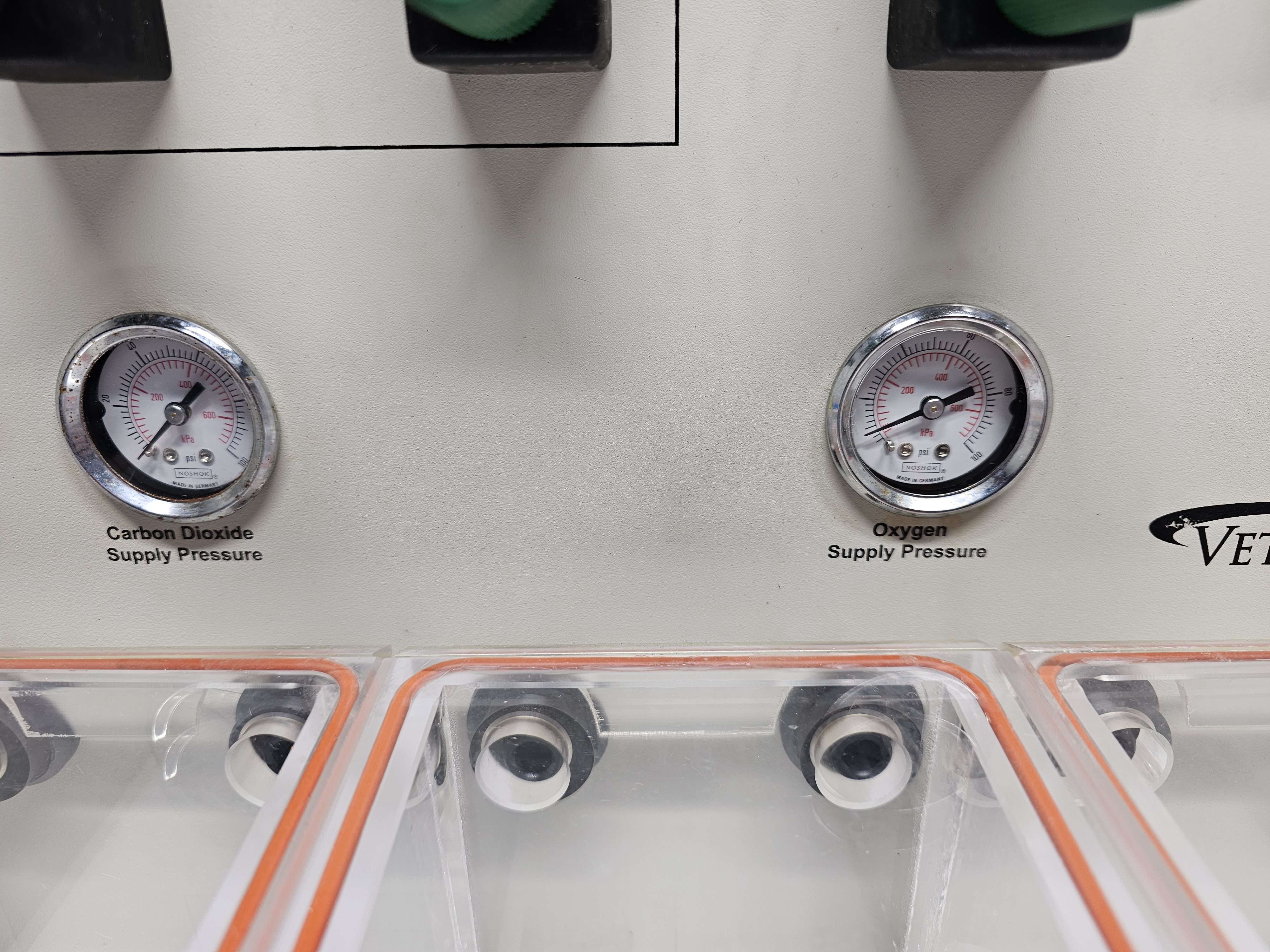 Vetequip Impac5 Inhalation Anesthesia System Dual Breathing Circuits Chamber