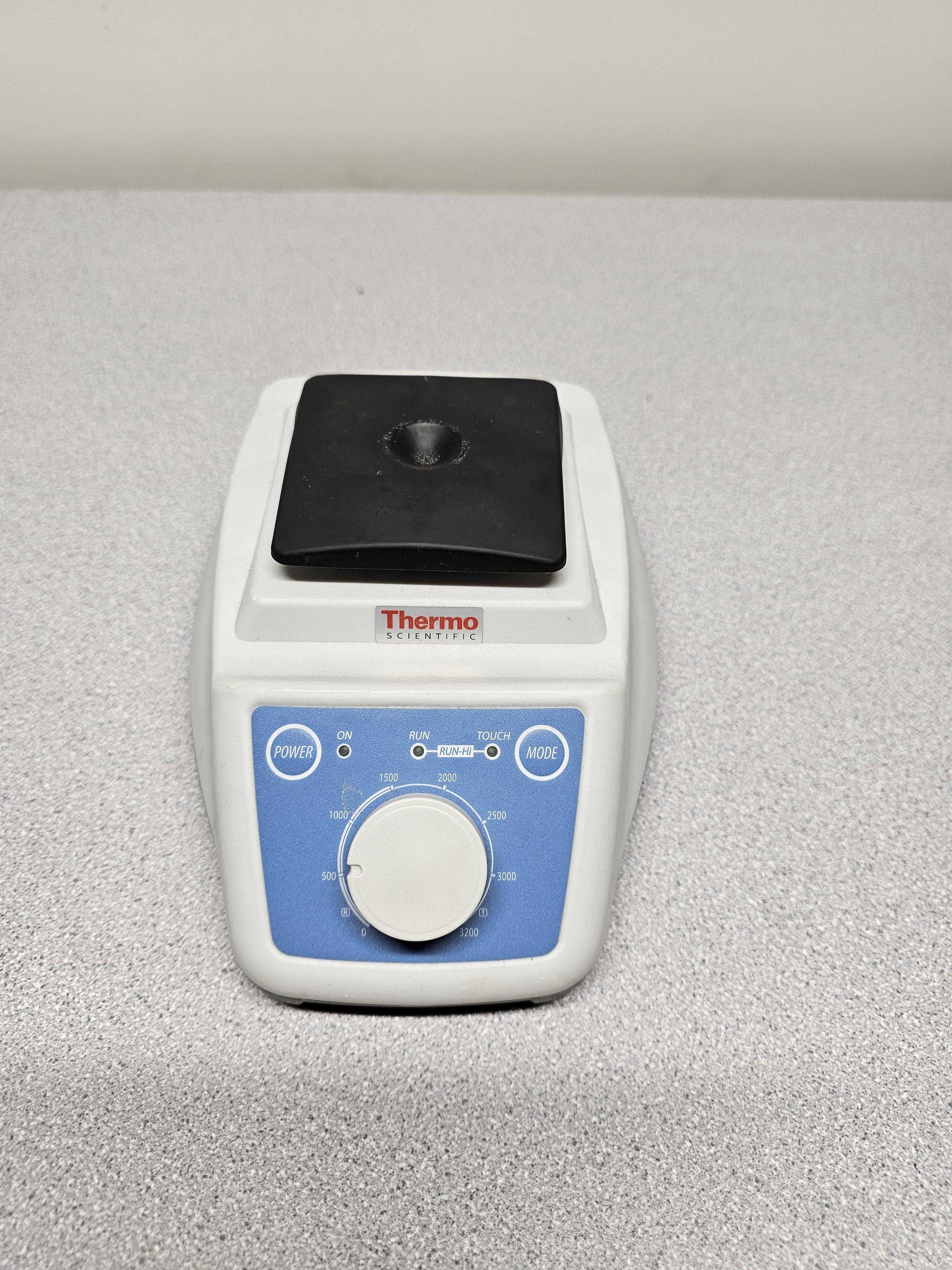Thermo LP Vortex Mixer Small Benchtop Equipment 3000 RPM Safety Features Used