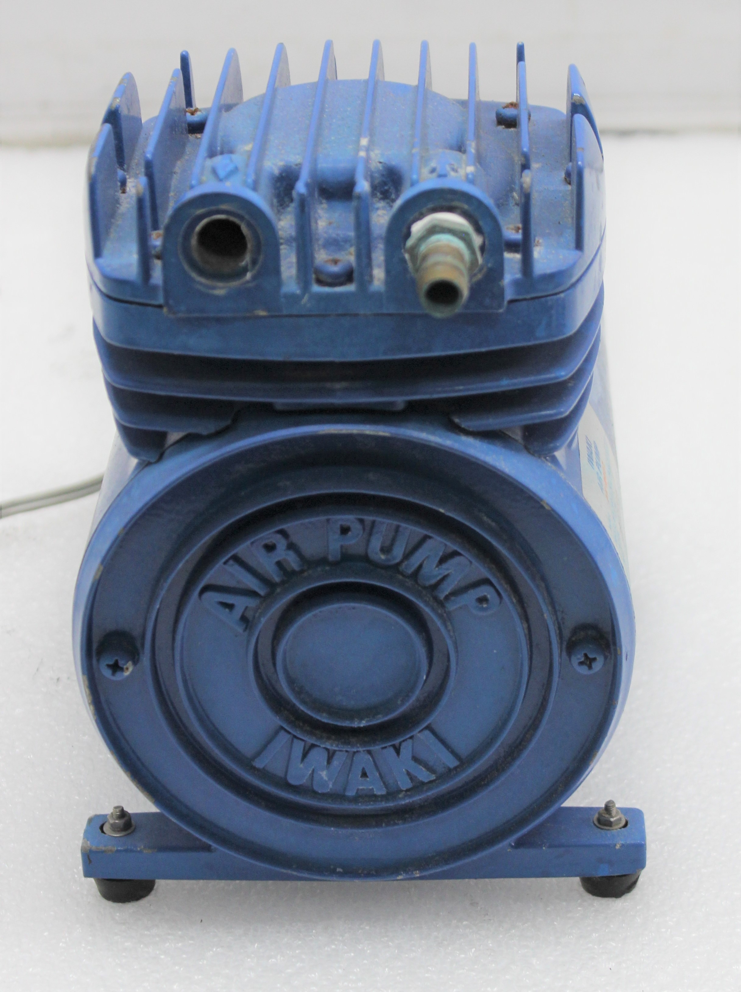 Iwaki AP-24OZ Air Pump Diaphragm Type 310 Torr VG Used No Computer