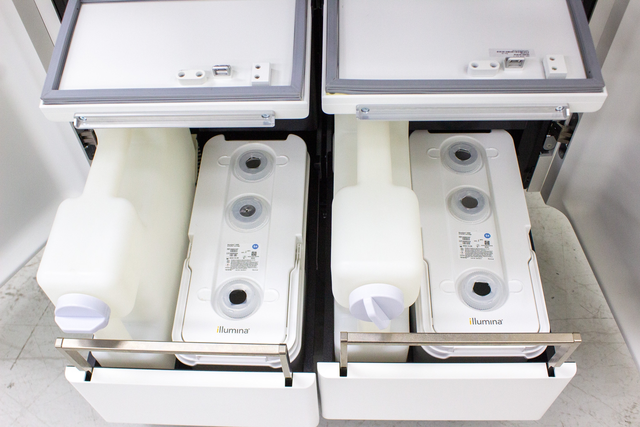 Illumina NovaSeq 6000 DNA Sequencer System High Throughput 220V Includes Computer