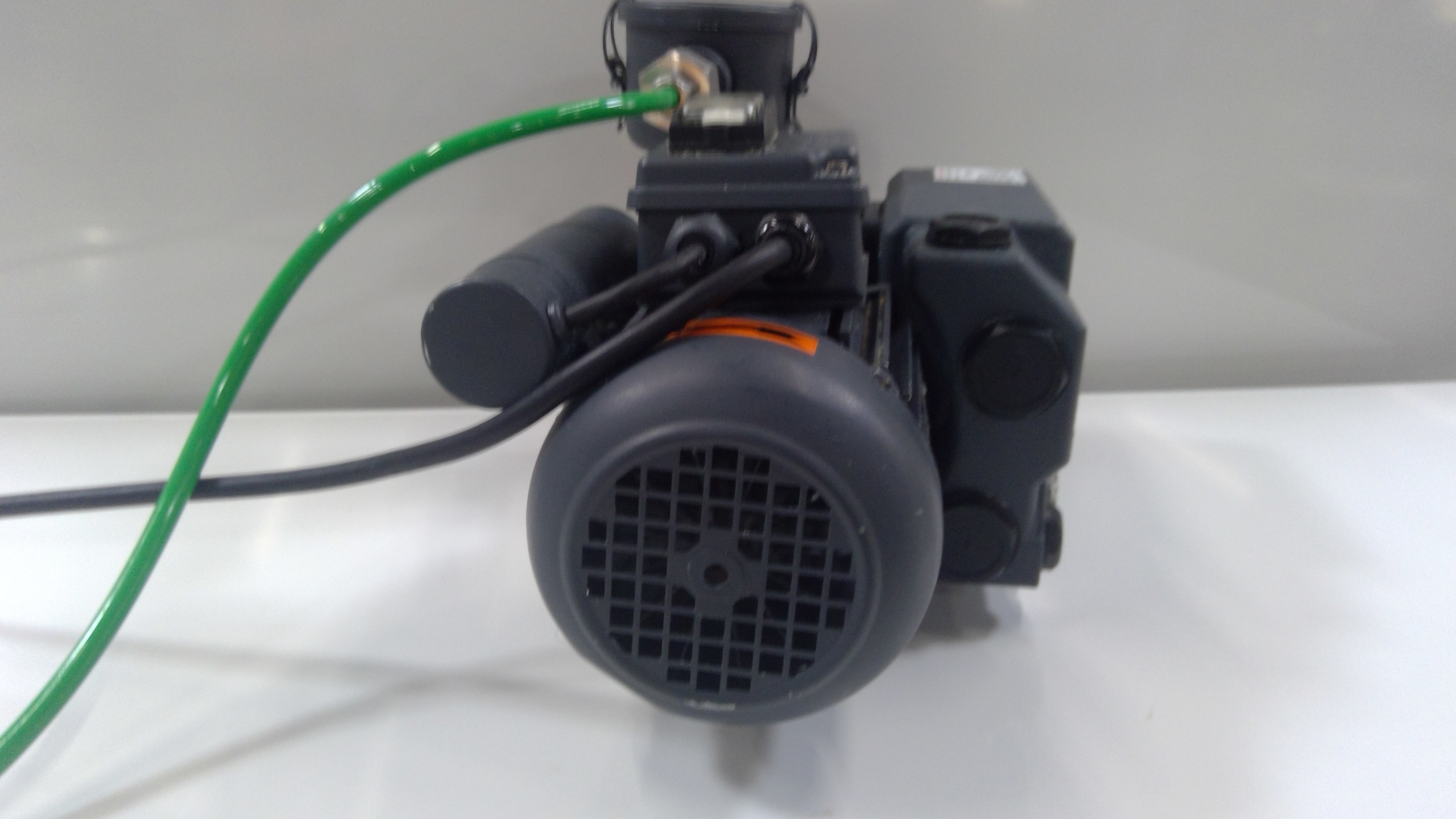 Busch RC 0010 C Vacuum Pump Oil-Lubricated Rotary Vane Robust Design 10 HP