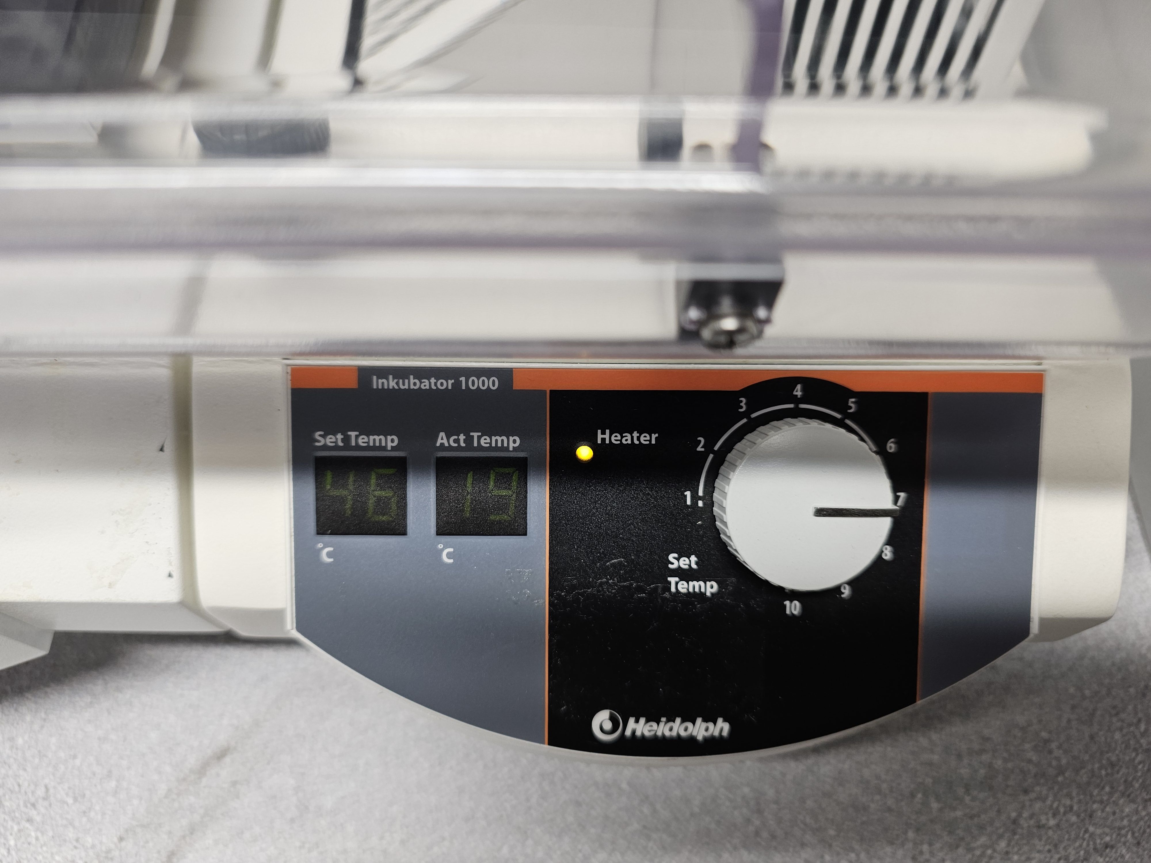 Heidolph Titramax 1000 Vibrating Incubator Shaker 1350 RPM 6 Plate Capacity