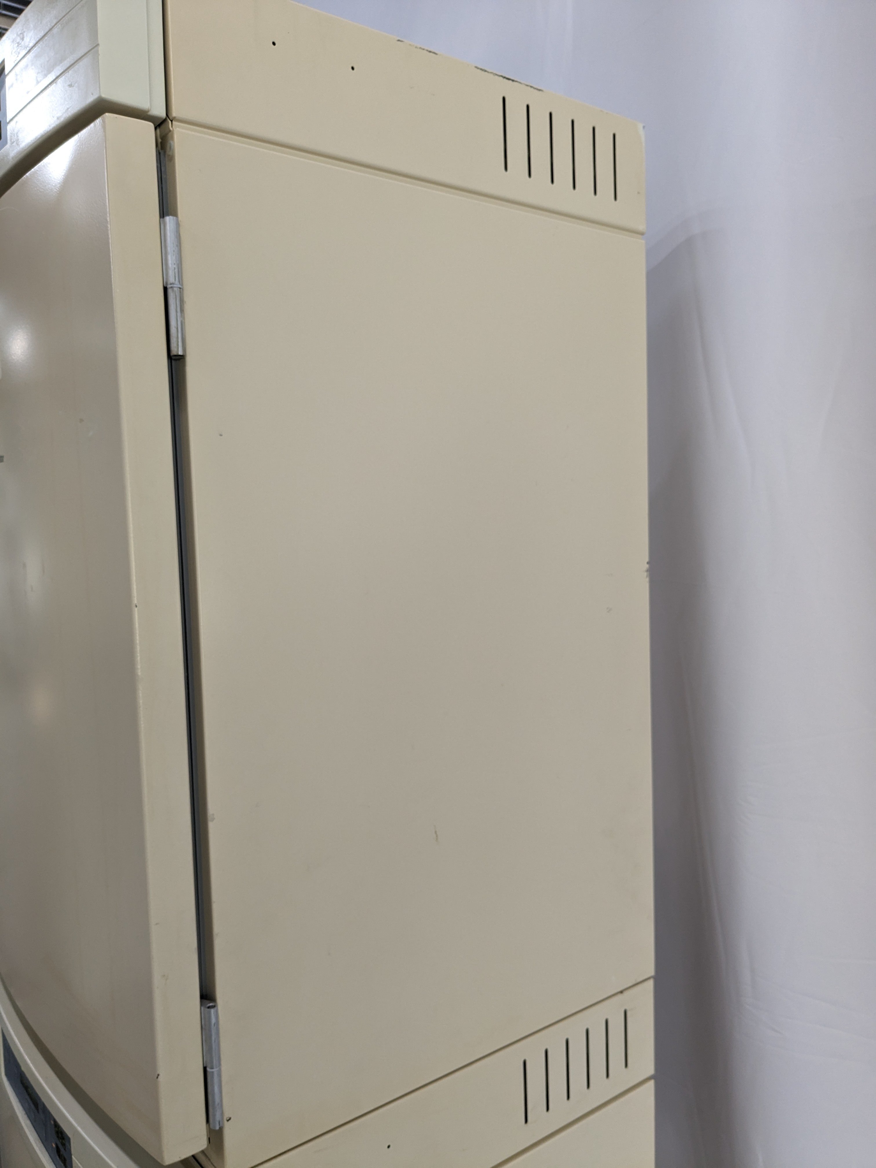 Thermo 3110 CO2 Incubator for Cell Cultures, Precise Temperature Control