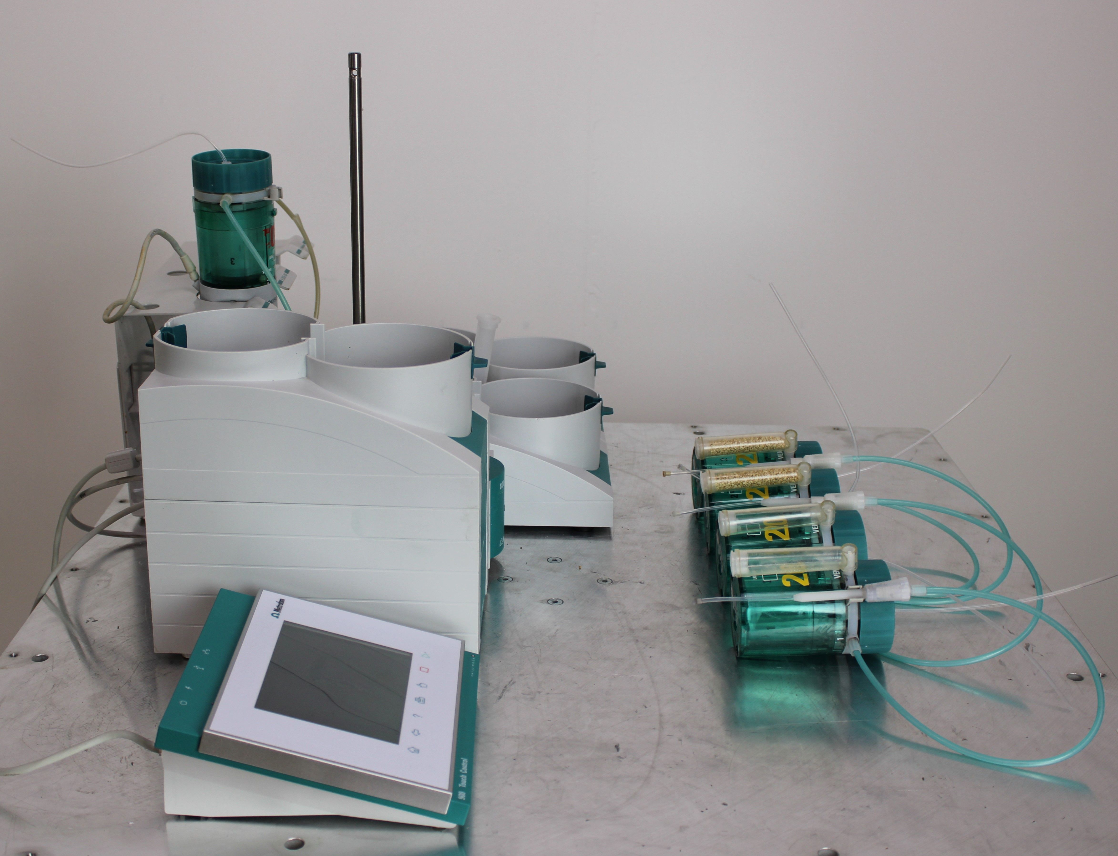 Metrohm 809 Titrando Ion Analyzer Conducts Dynamic Titration with Accessories