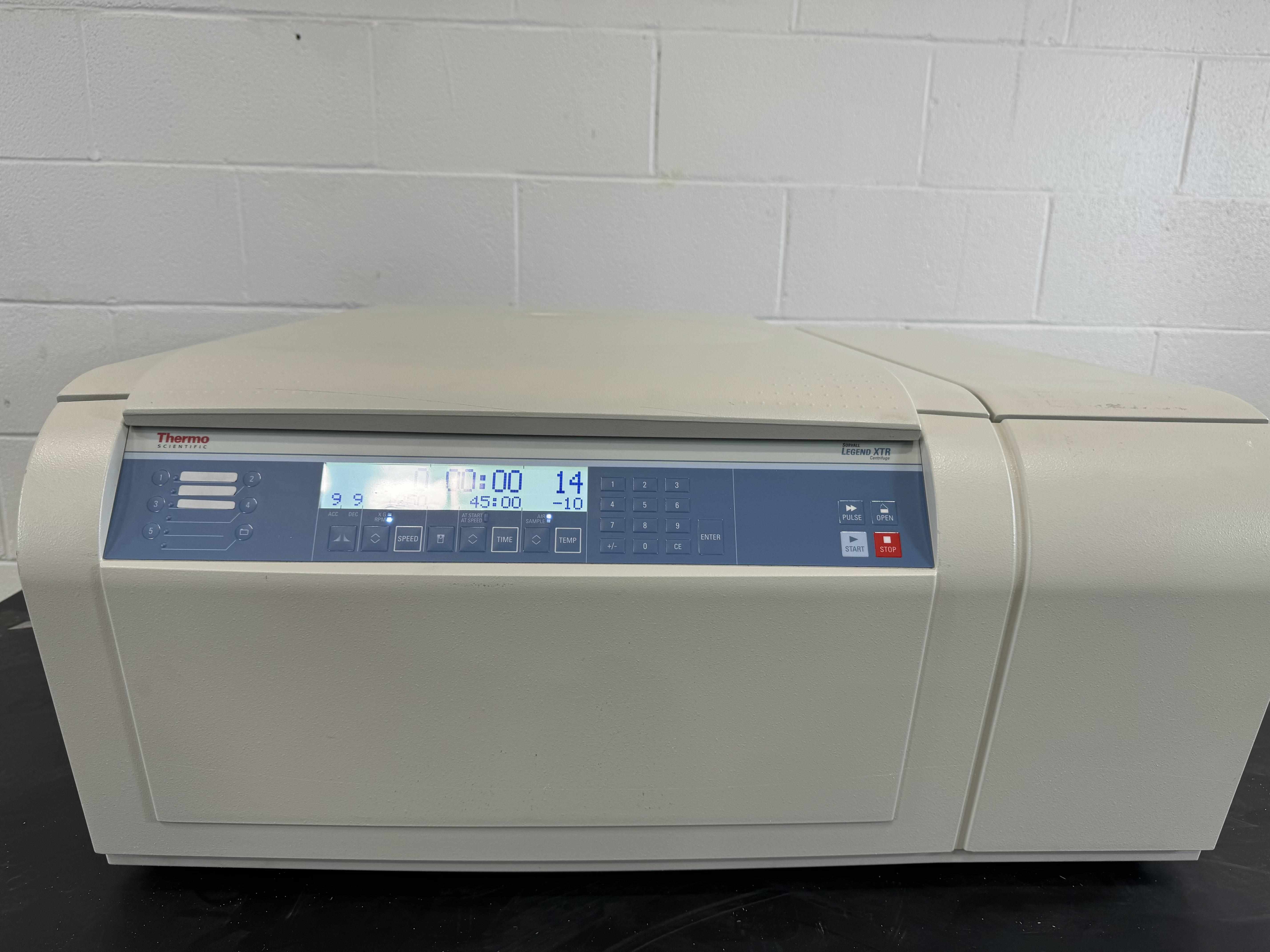 Legend XTR Sorvall Legend XTR Centrifuge 4x1000mL 15,200 RPM, Used