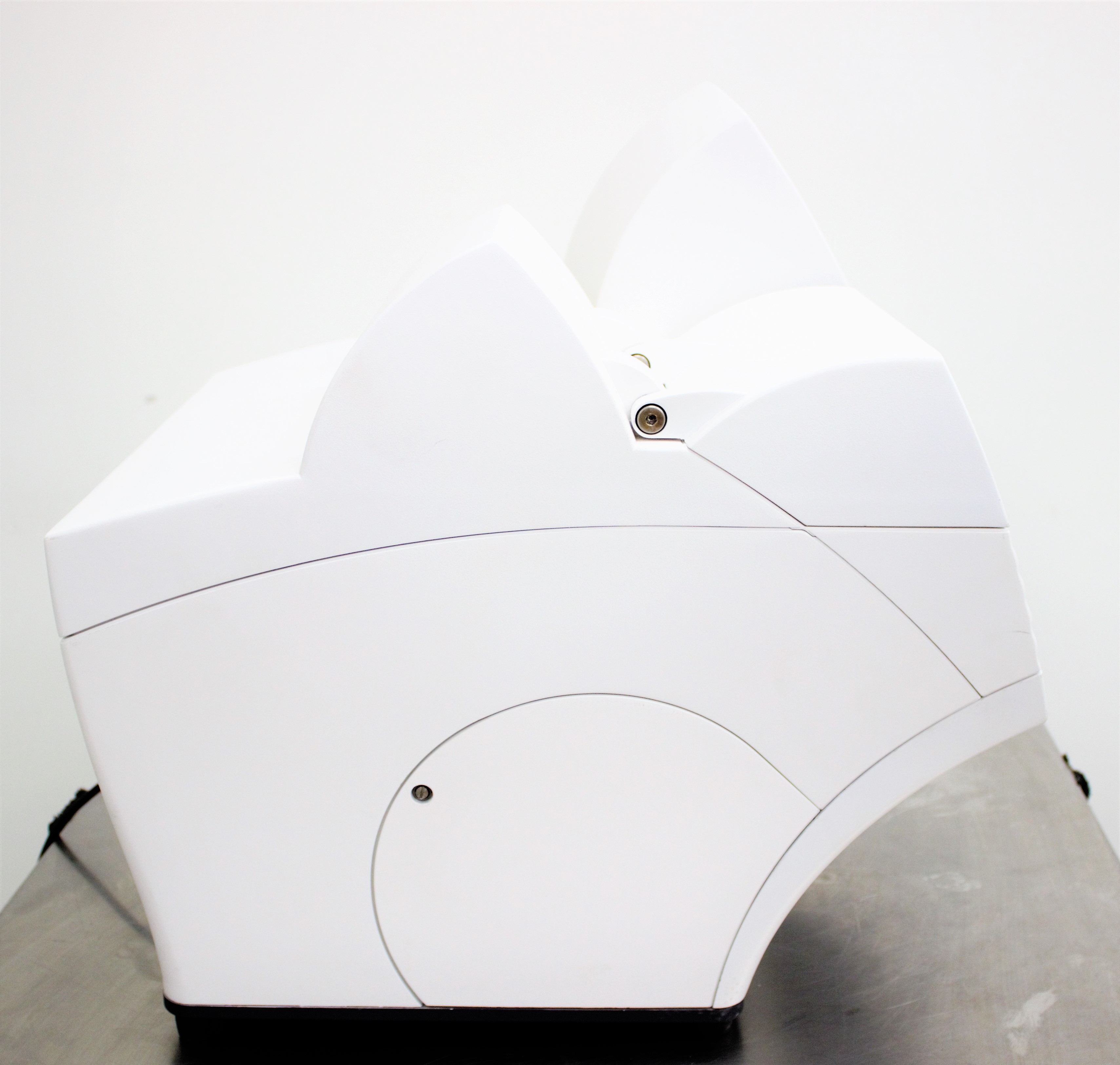 Life Technologies 7467 DNA Sequencer Ion PGM 35-400 Bases Used