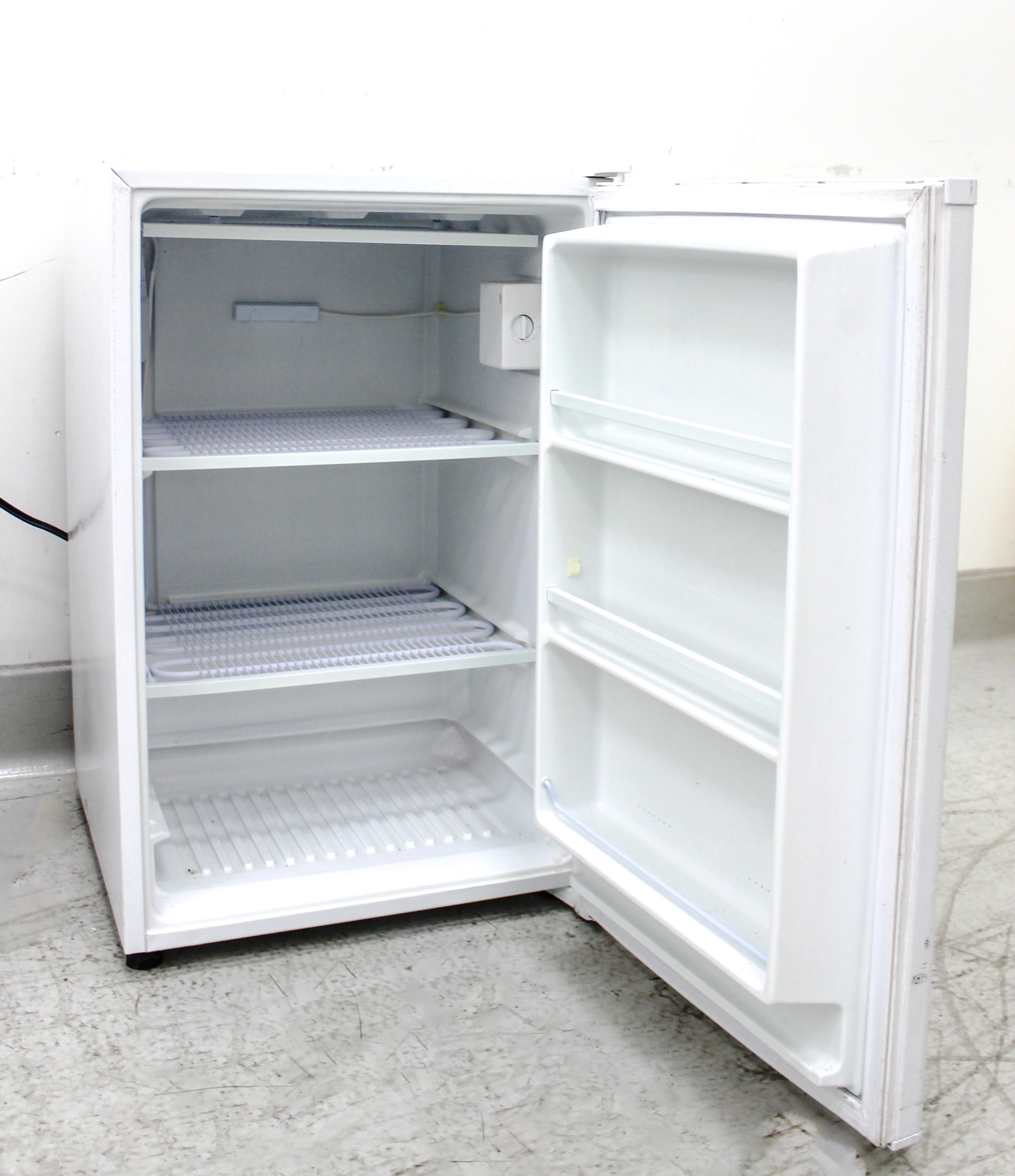Summit FS-60M Upright Manual Defrost Freezer 5 cu. ft. Compact White