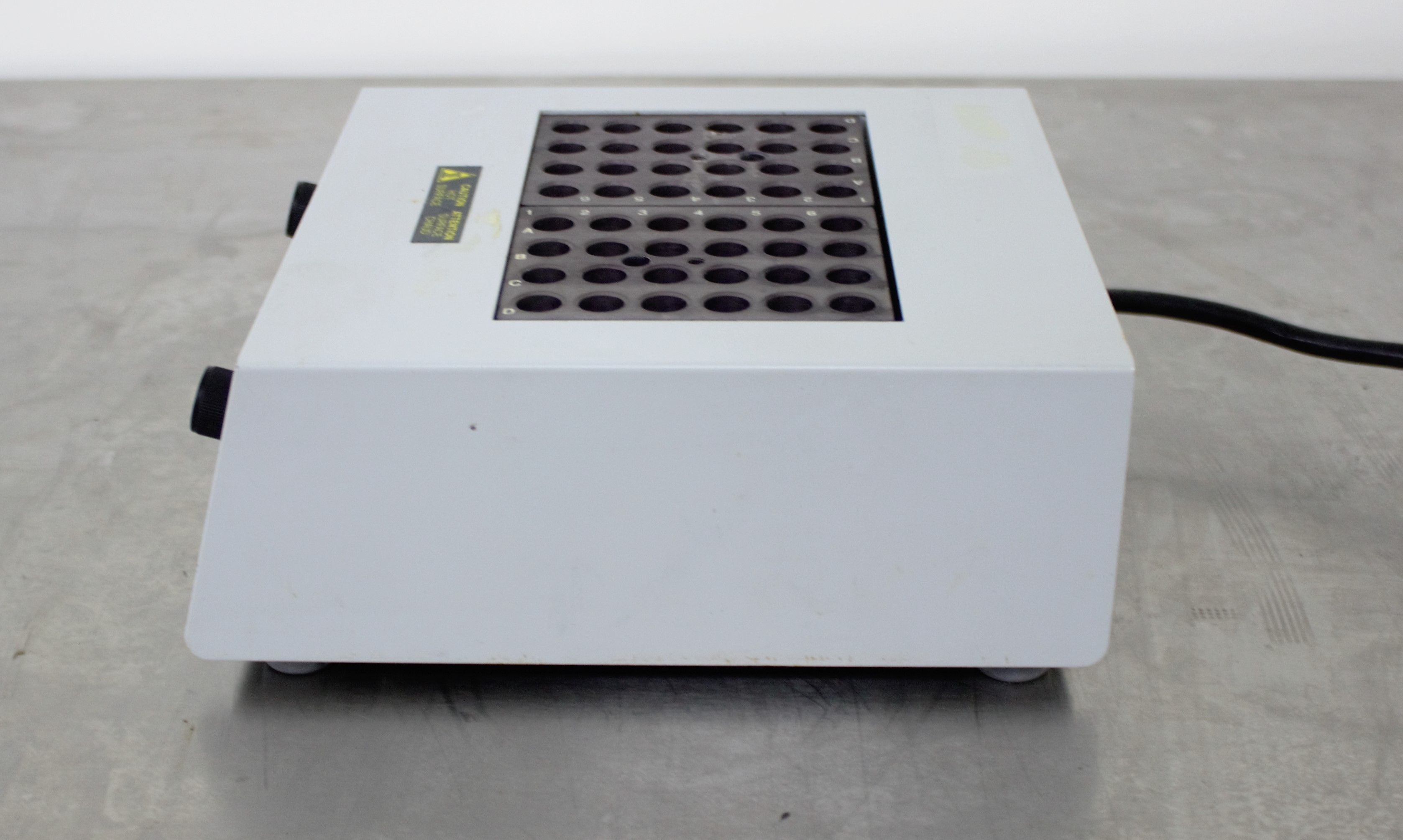 Fisher Scientific Dry Bath Incubator Lab Equipment with Temperature Control