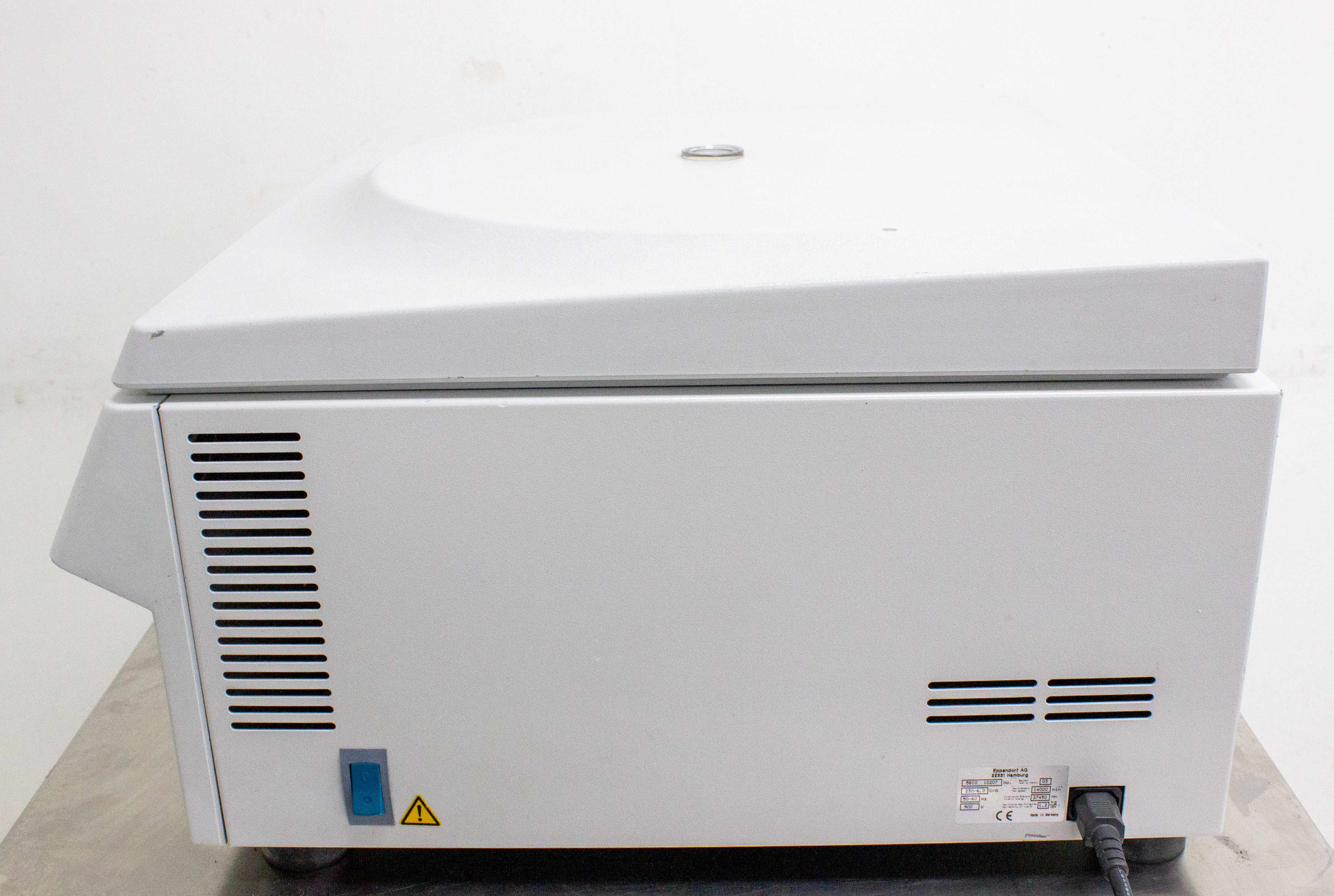 Eppendorf 5810 Benchtop Centrifuge Medium-High Throughput 14000 RPM Used