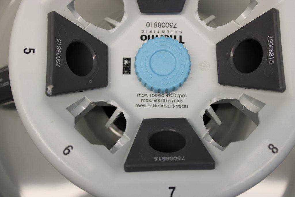 Thermo MediFuge 75008800 Benchtop Centrifuge 220V 50/60Hz, Minor Errors