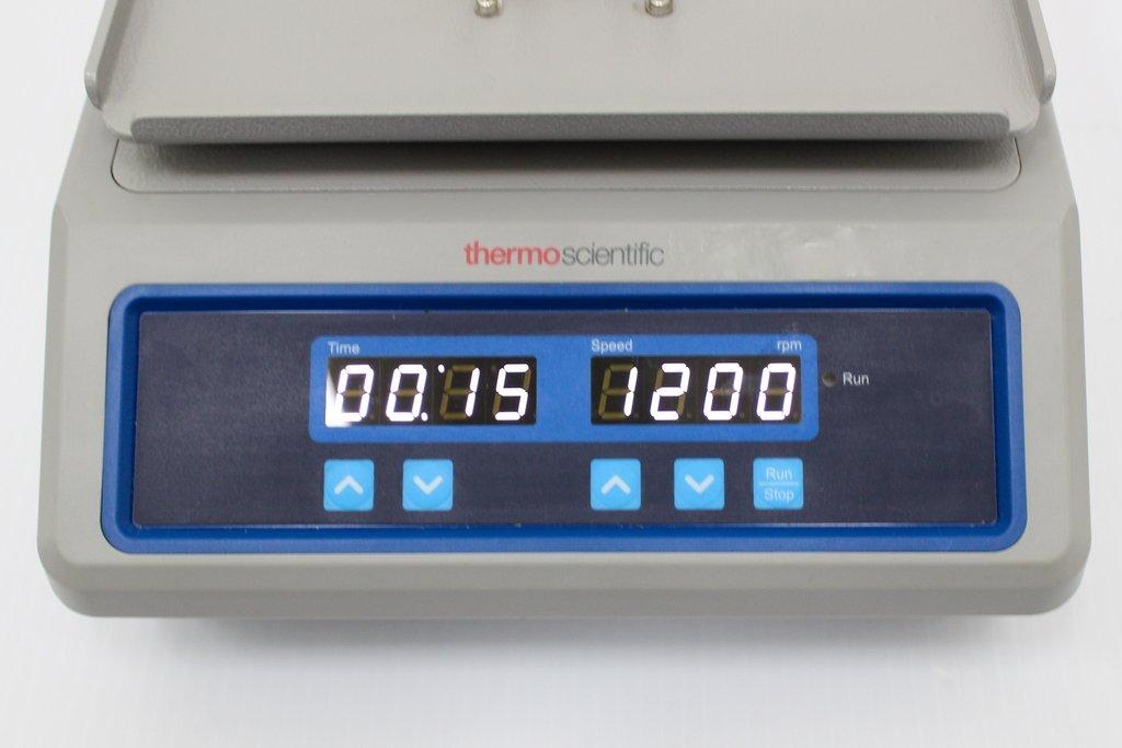 Thermo 88882005 Microplate Shaker Digital High-Speed Lab Shaker 100V-240V