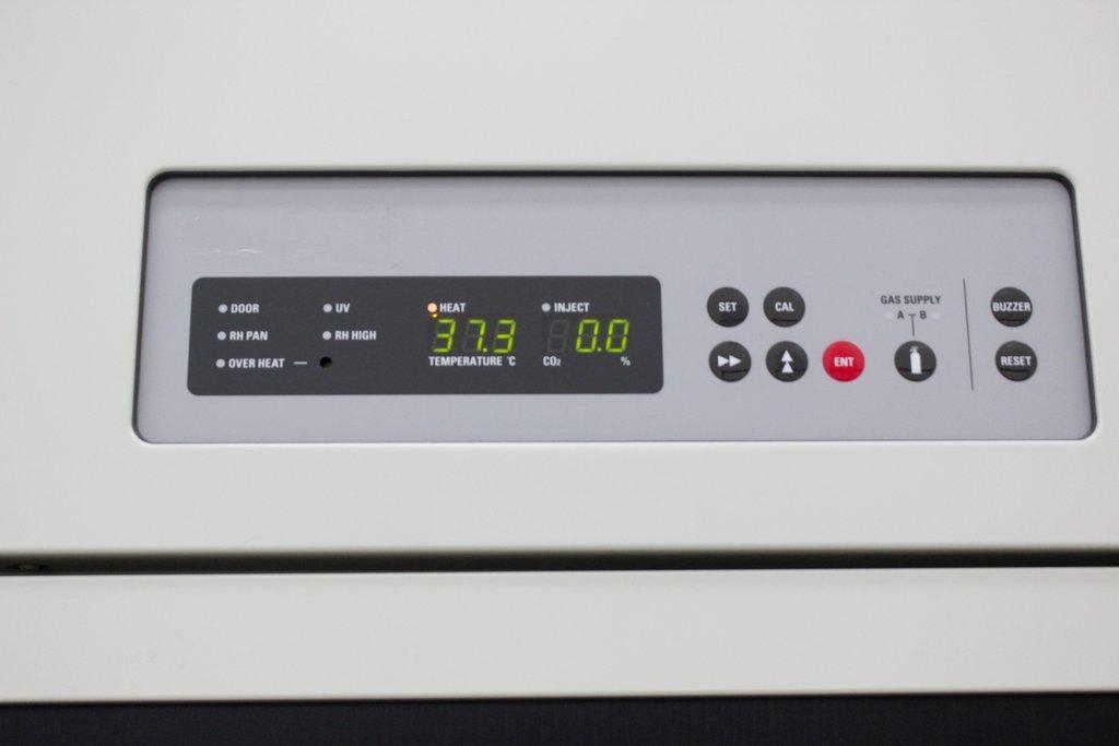 Panasonic MCO-80ICL-PA Large Capacity CO2 Incubator 851L 5 Shelf InCu-saFe