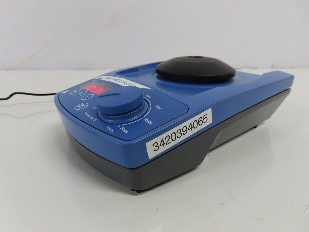 IKA MS 3 digital Vortex Mixer, Excellent Condition, Versatile Mixing