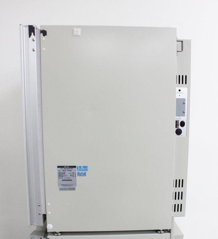 Sanyo MCO-19AIC CO2 Incubator Humidity Control 170L Temperature Range +5 to 50C