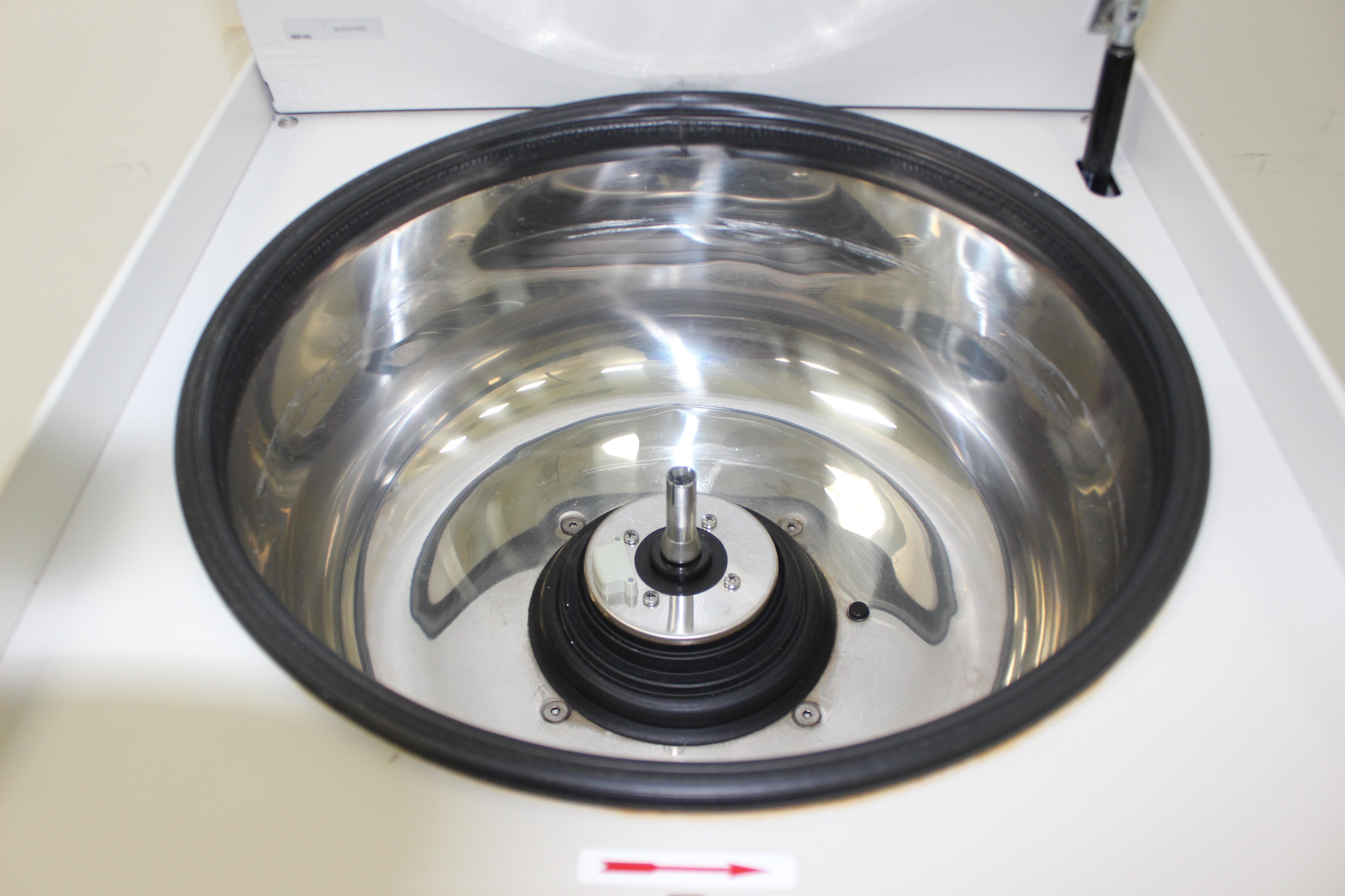 Beckman Allegra X-30R Centrifuge Benchtop 4700 RPM BioCertified Rotor