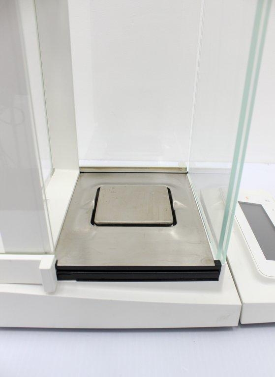 Sartorius MSE524S-100-DU Analytical Balance with 120V 60Hz Power Supply