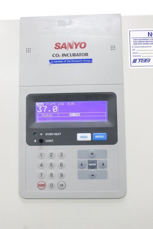 Sanyo MCO-19AIC UV CO2 Incubator 170L - Advanced Temperature & Humidity Control