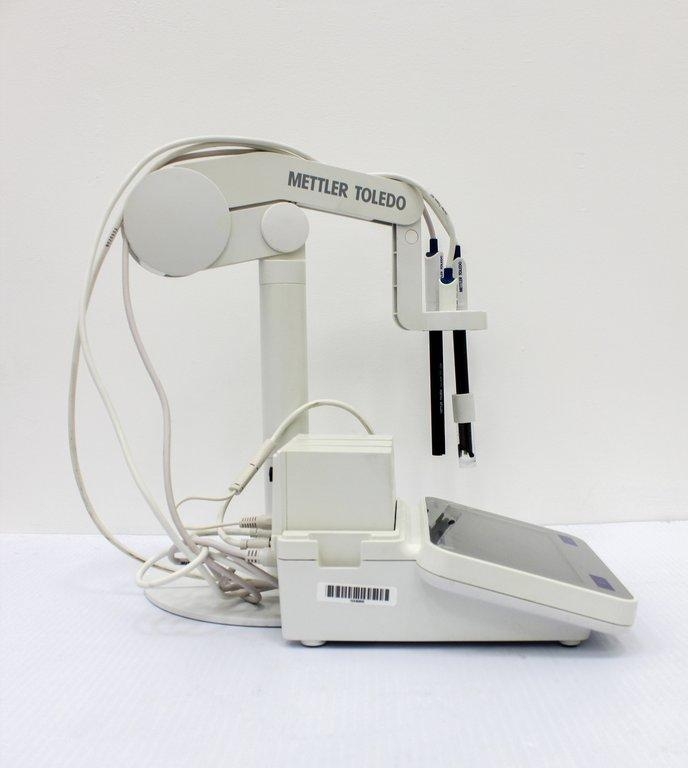 Mettler-Toledo Seven Excellence Multiparameter pH Meter with 120V 50Hz/60Hz