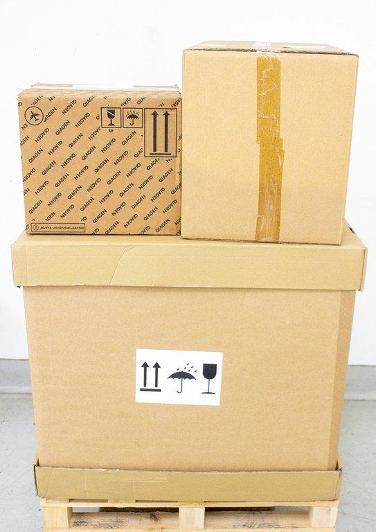 Qiagen QIAcube Automated DNA/RNA Prep System 12-Sample Capable UV Decontam.