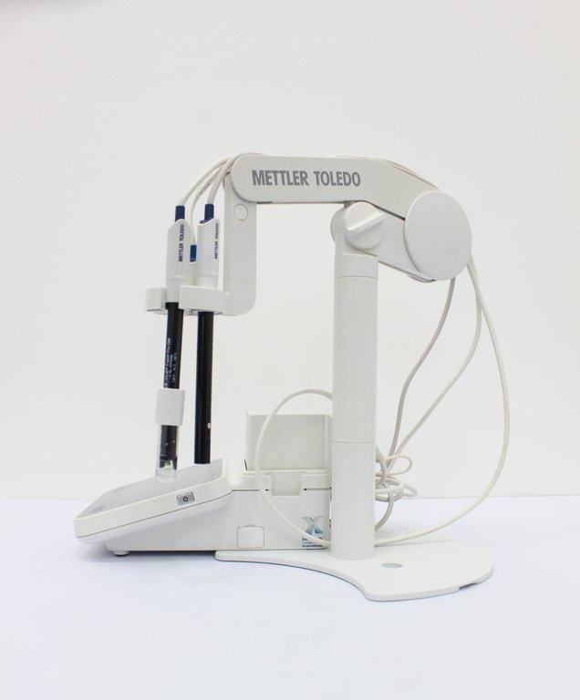 Mettler-Toledo Seven Excellence Multiparameter pH Meter with 120V 50Hz/60Hz