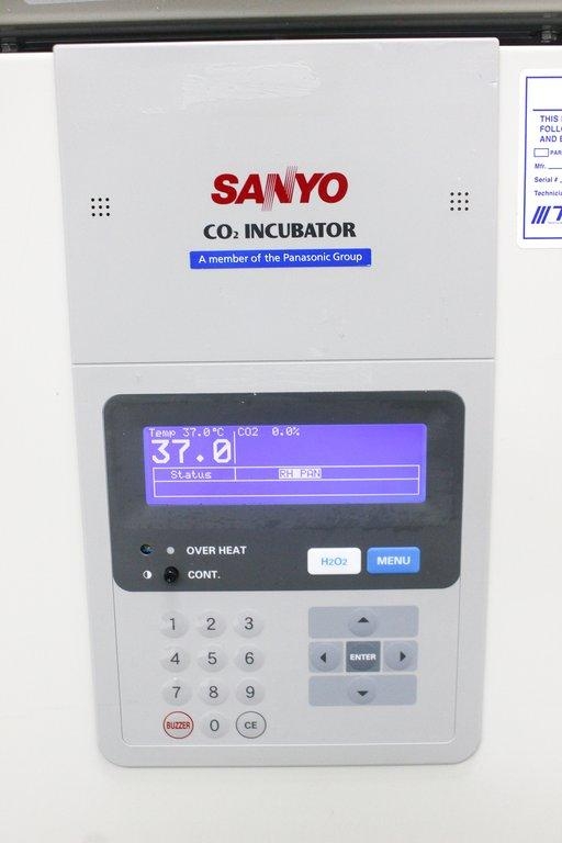 Sanyo MCO-19AIC CO2 Incubator 170L Temperature Range +5C to 50C Humidity Control