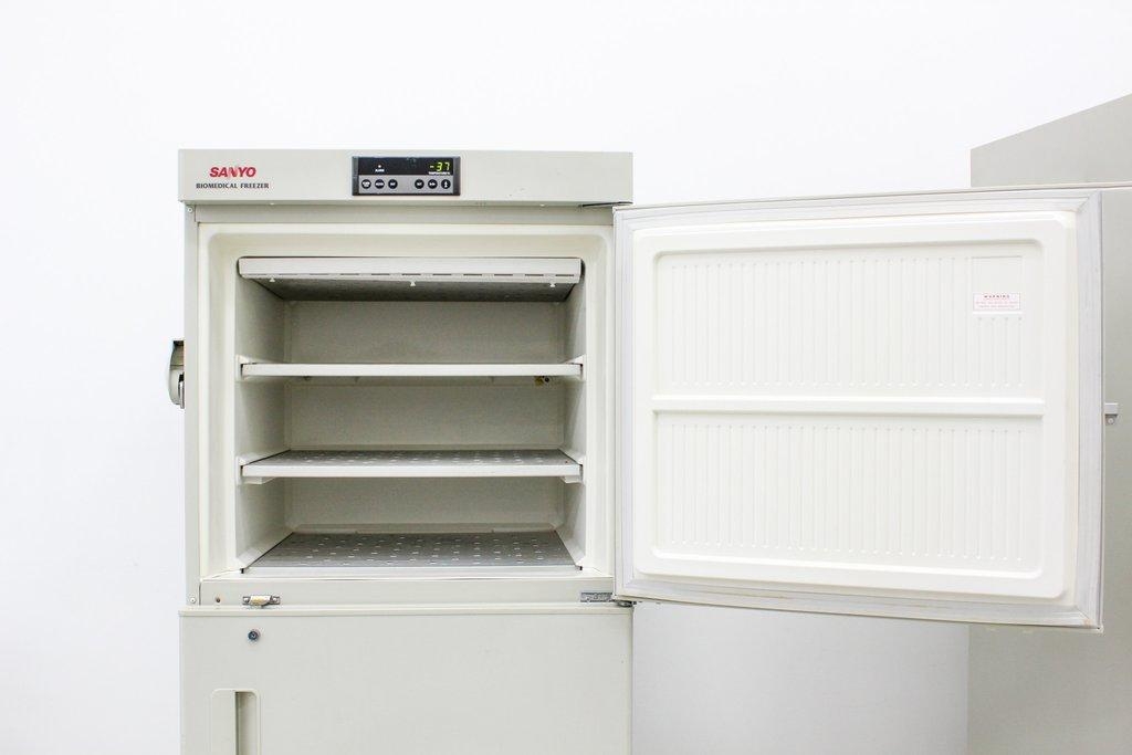 Sanyo MDF-U537 Biomedical Freezer, Cold Storage, Reaches -38C, 120V 60Hz