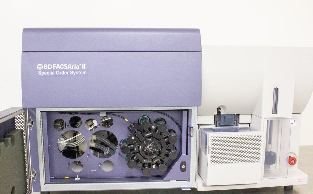 BD FACSAria II Cell Sorter Flow Cytometry System With Fluidics Cart 125 MESF