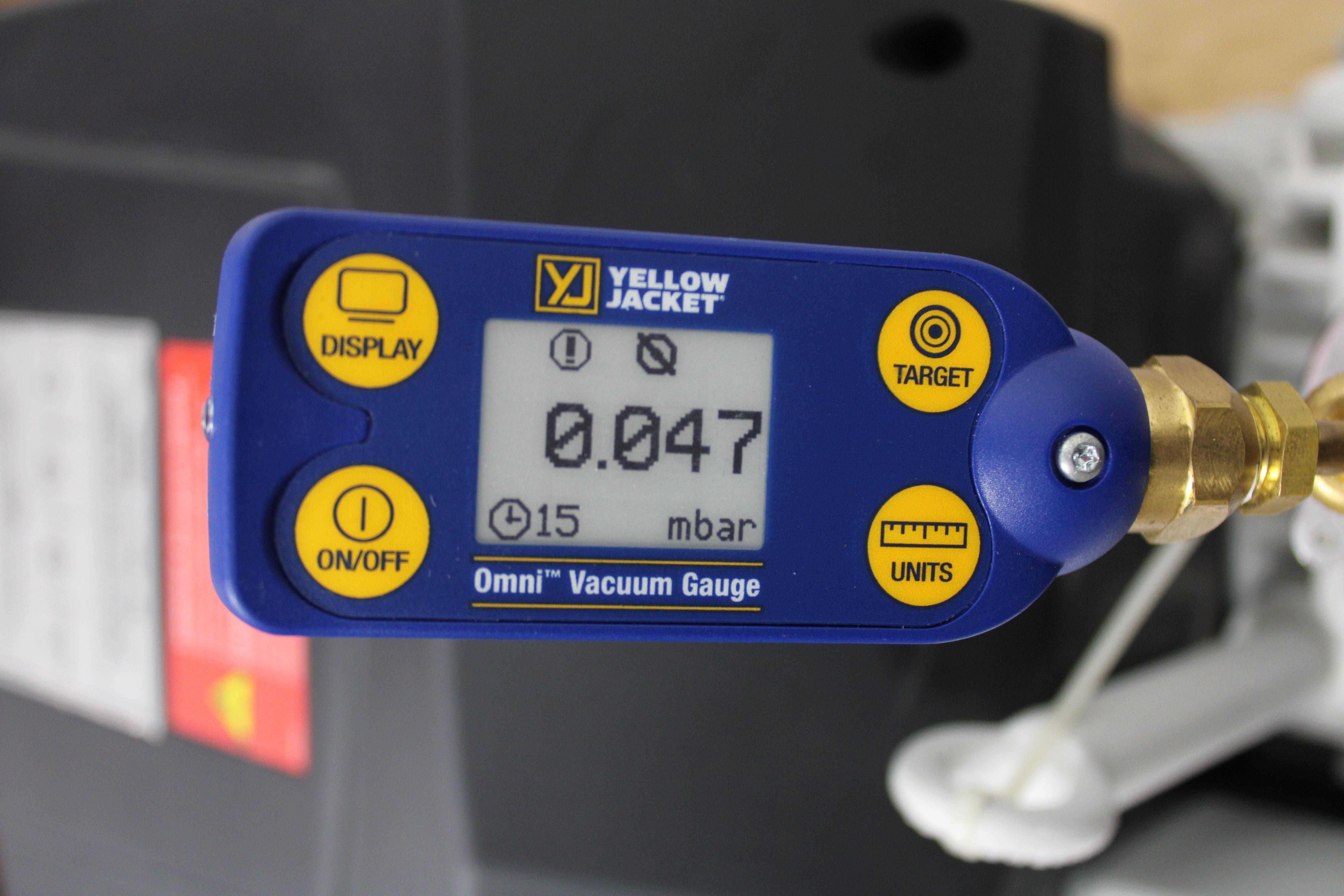 Leybold Sogevac SV65BIFC Vacuum Pump 960465V013001 Oil Sealed Quiet Durable 240V Use