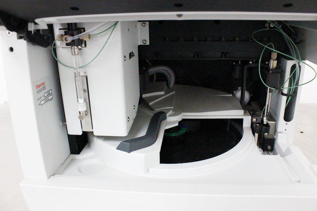 Thermo Dionex AS-AP Autosampler 074925 Ion Chromatography 81 Vial Capacity