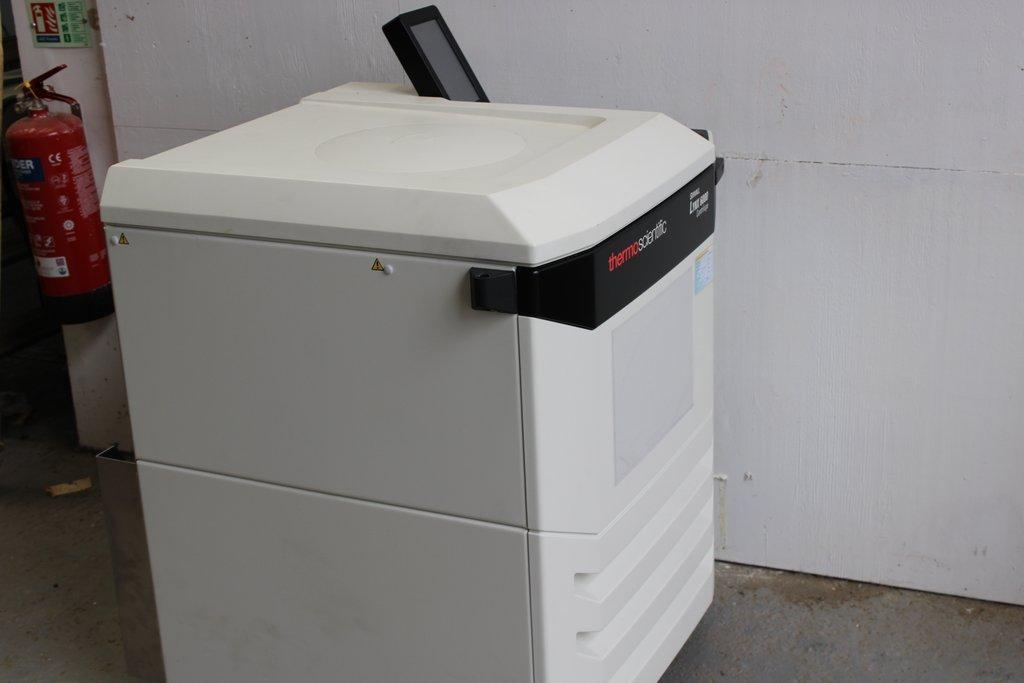 Thermo Sorvall Lynx 6000 Floor Centrifuge 60000 RPM Digital Controls Included