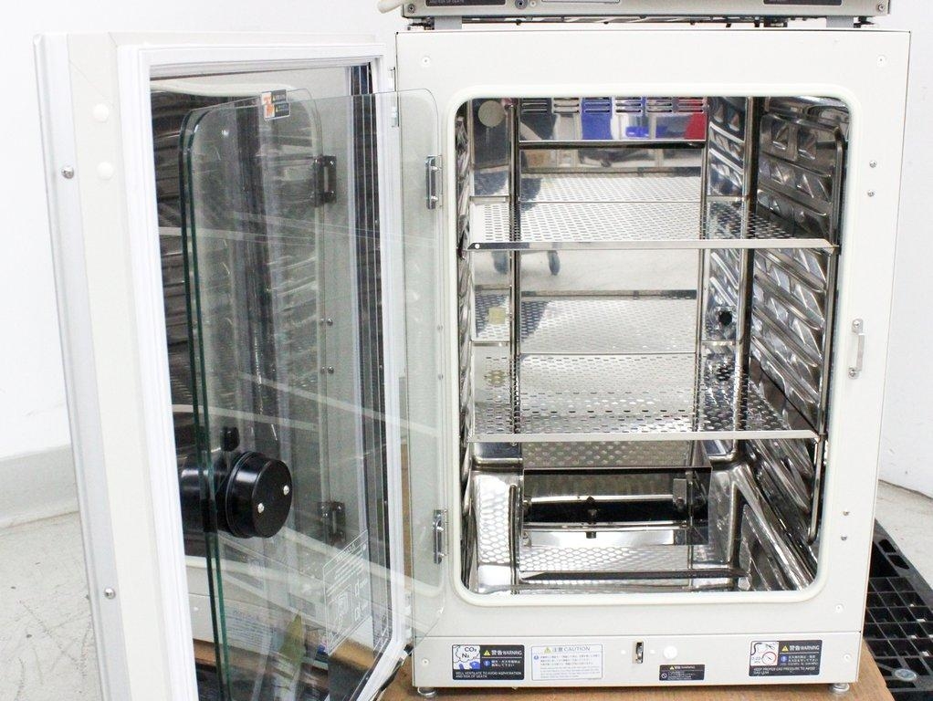 Panasonic MCO-170AICUVL-PA CO2 Incubator 5.8cuft Touchscreen Stable Temps