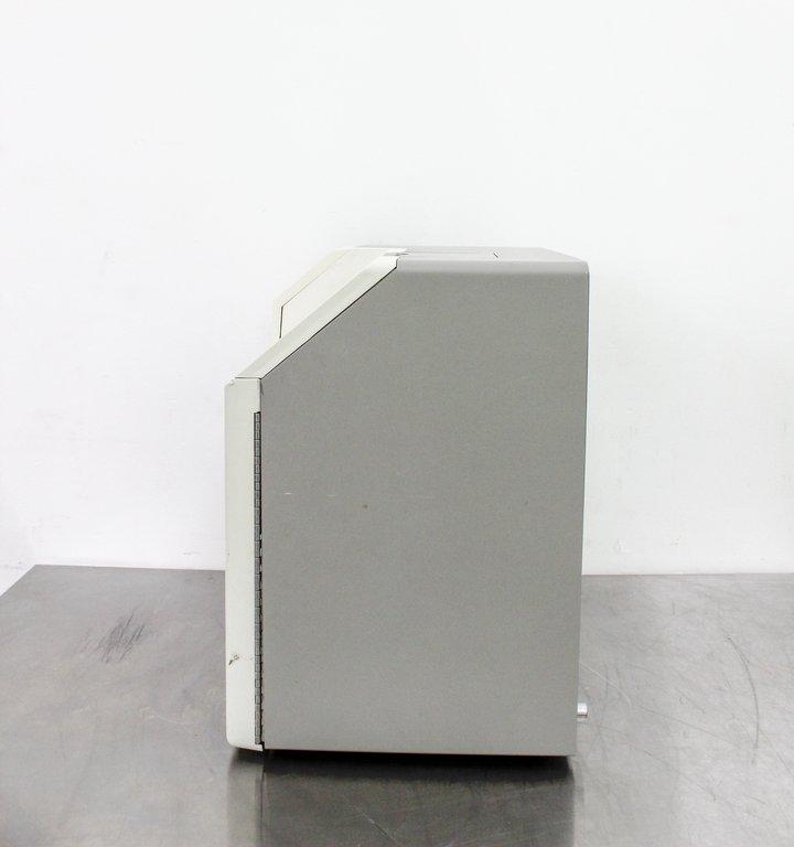 YSI 2700M Select Biochemistry Analyzer Chemistry Analyzes Bioprocess Fluids