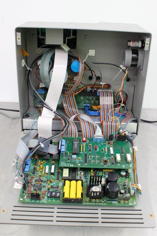 YSI 2700M Select Biochemistry Analyzer Chemistry Analyzes Bioprocess Fluids