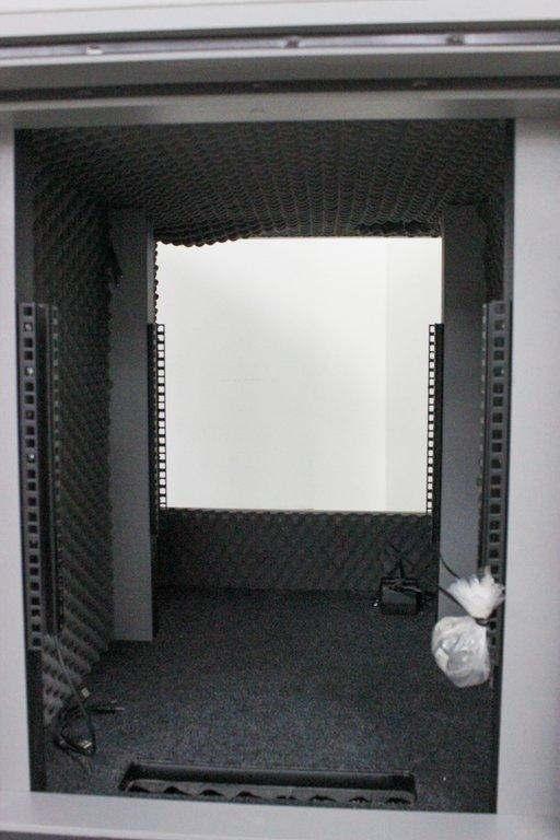 N/A Acoustic Noise Reduction Cabinet IT Equipment Silent Server Enclosure 120V