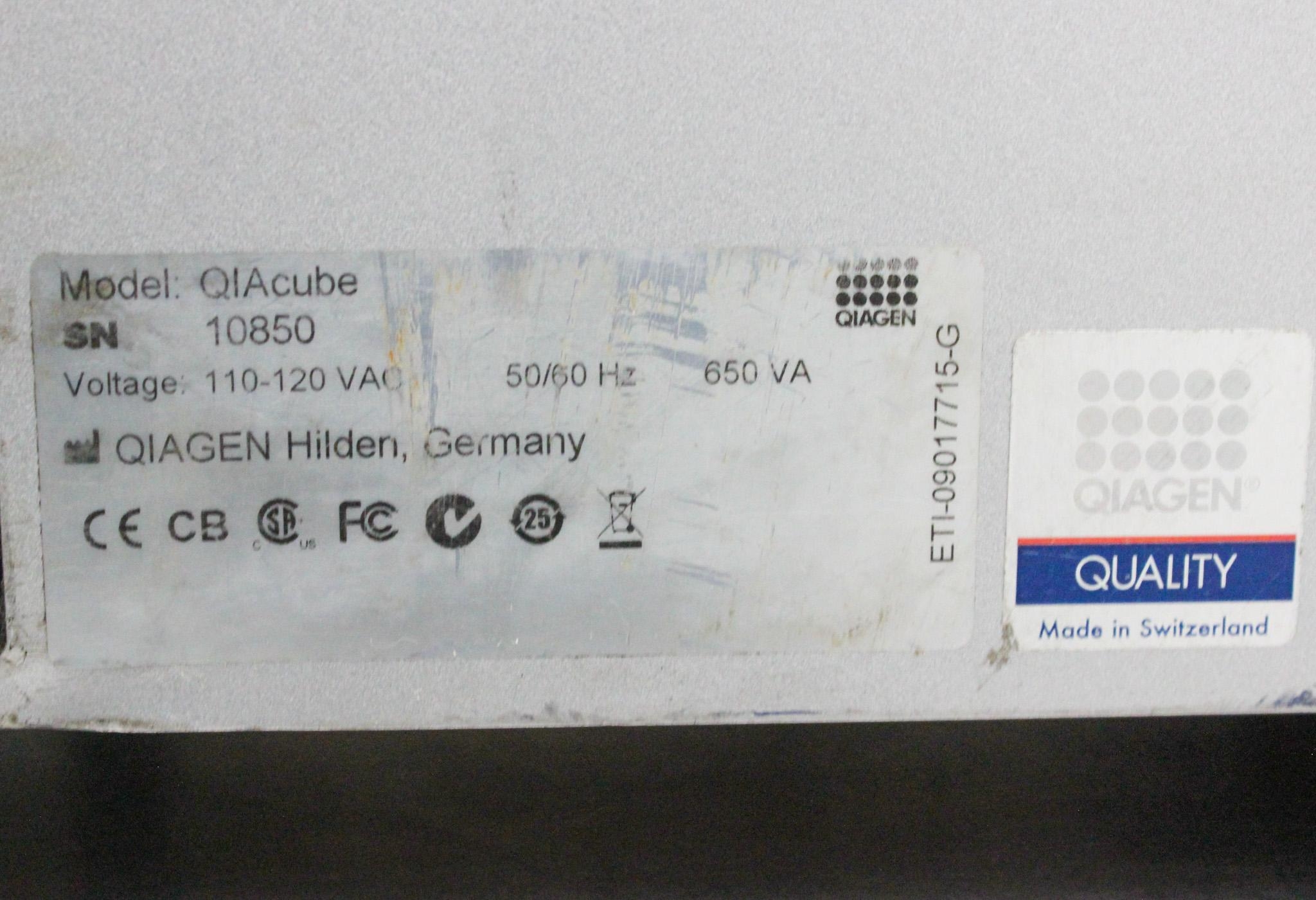 Qiagen QIAcube Automated Sample Processing System 100-120V, Touchscreen
