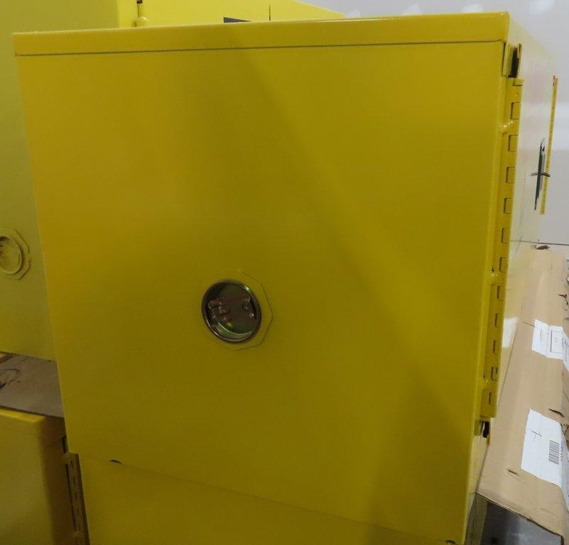 Condor Inc 12 Gallon Flammable Storage Cabinet for Safety and Compliance