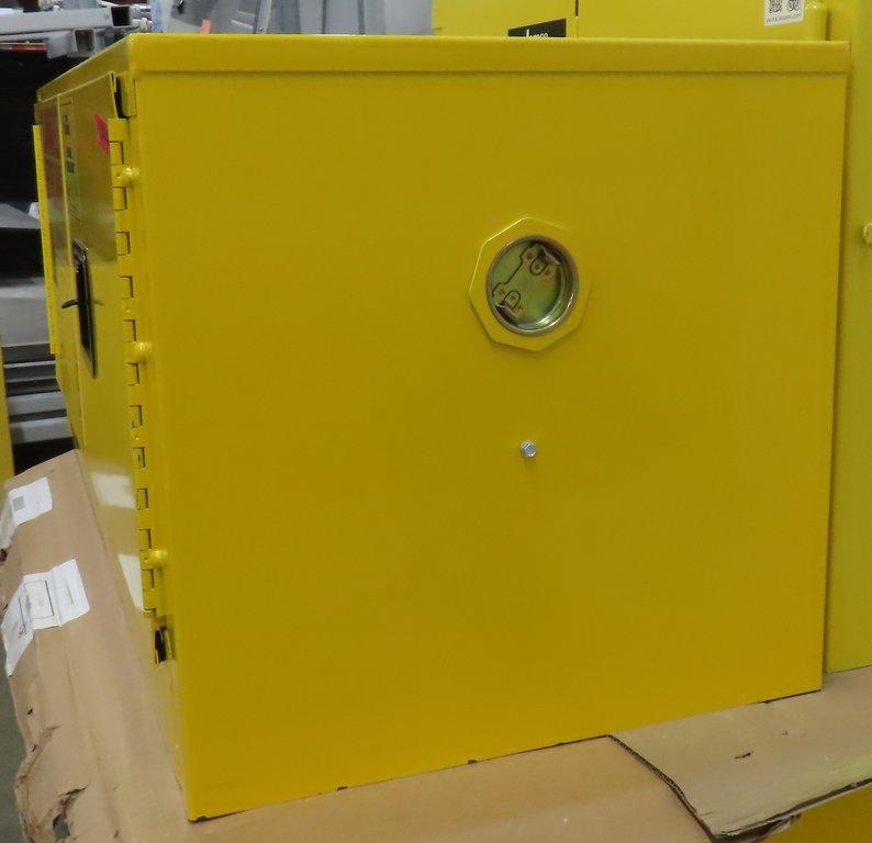 Condor Inc 12 Gallon Flammable Storage Cabinet for Safety and Compliance