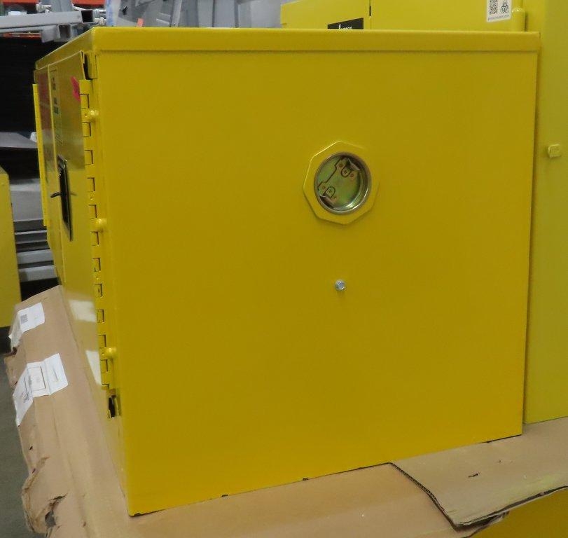 Condor 12 Gallon Flammable Storage Cabinet Model 45AE84 Excellent Condition