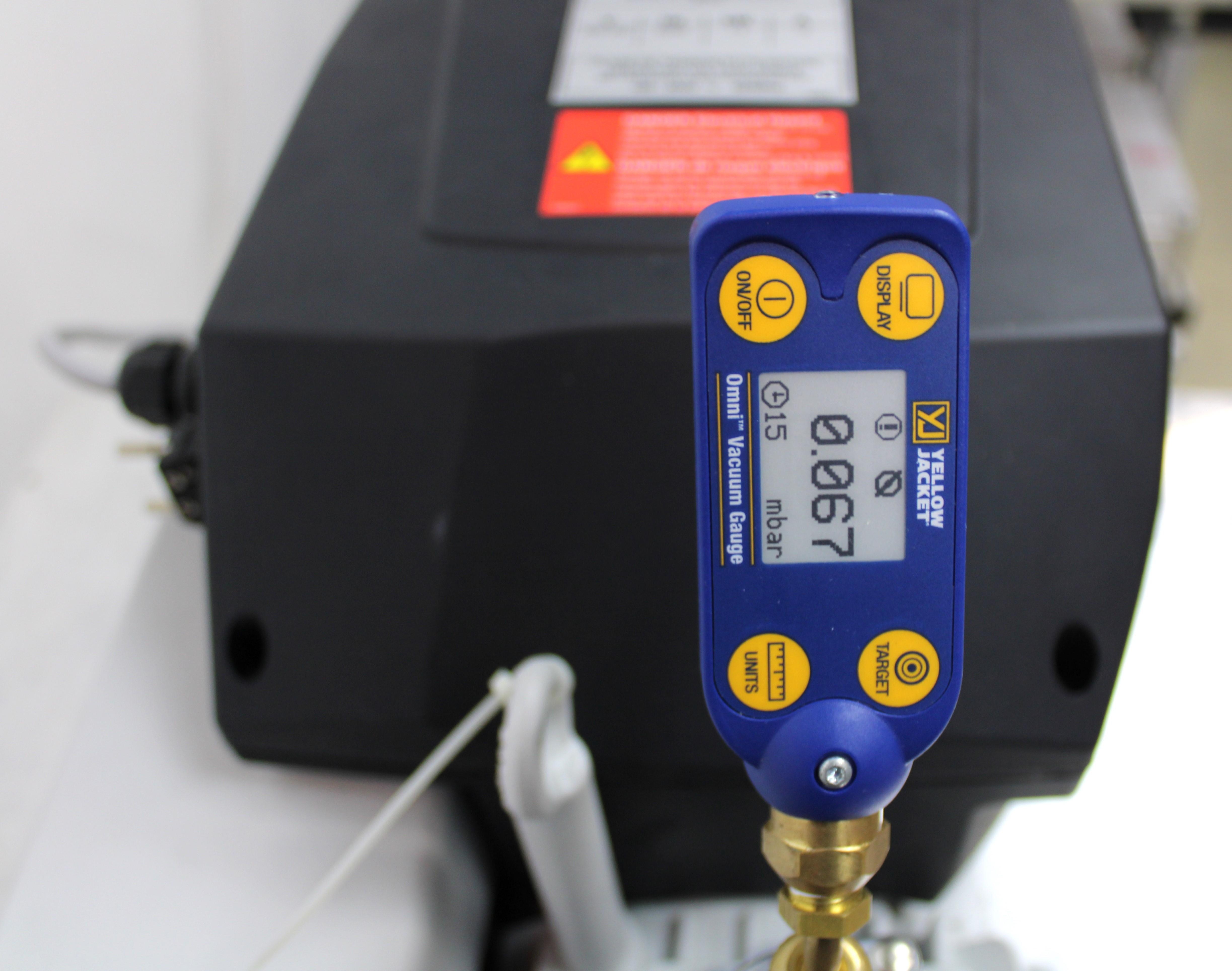 Leybold SV65BIFC Oil Sealed Vacuum Pump Noise Reduction Compact Design 2017