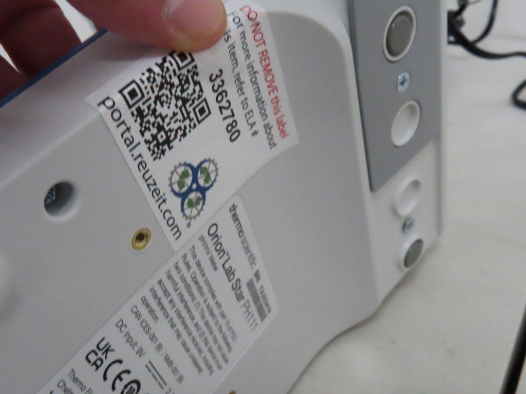 Thermo Orion PH111 Meter Kit Lab Equipment System Includes Stand Near New