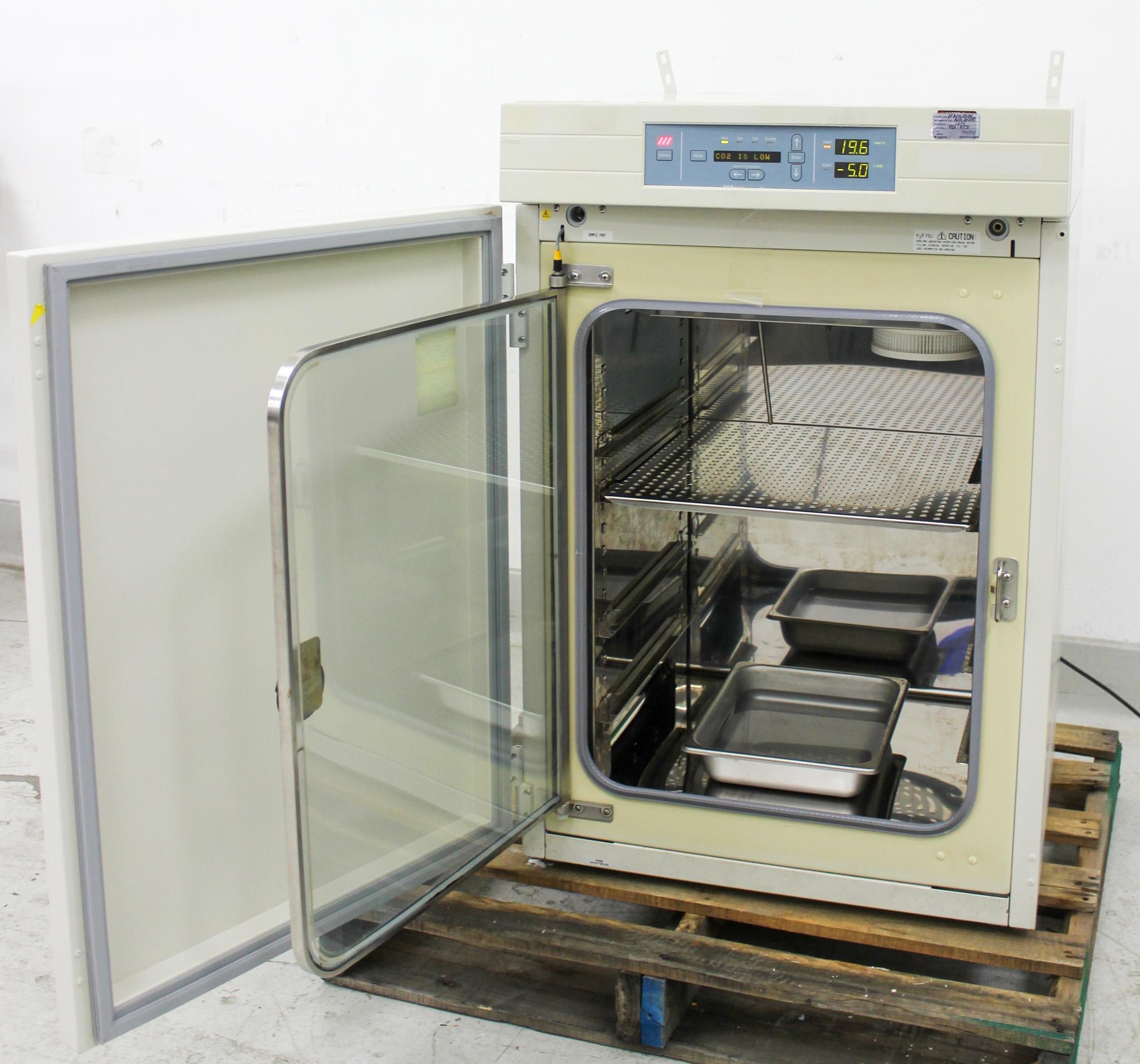 Forma Scientific Co2 Water Jacketed Incubator Model 3110 - Good Condition