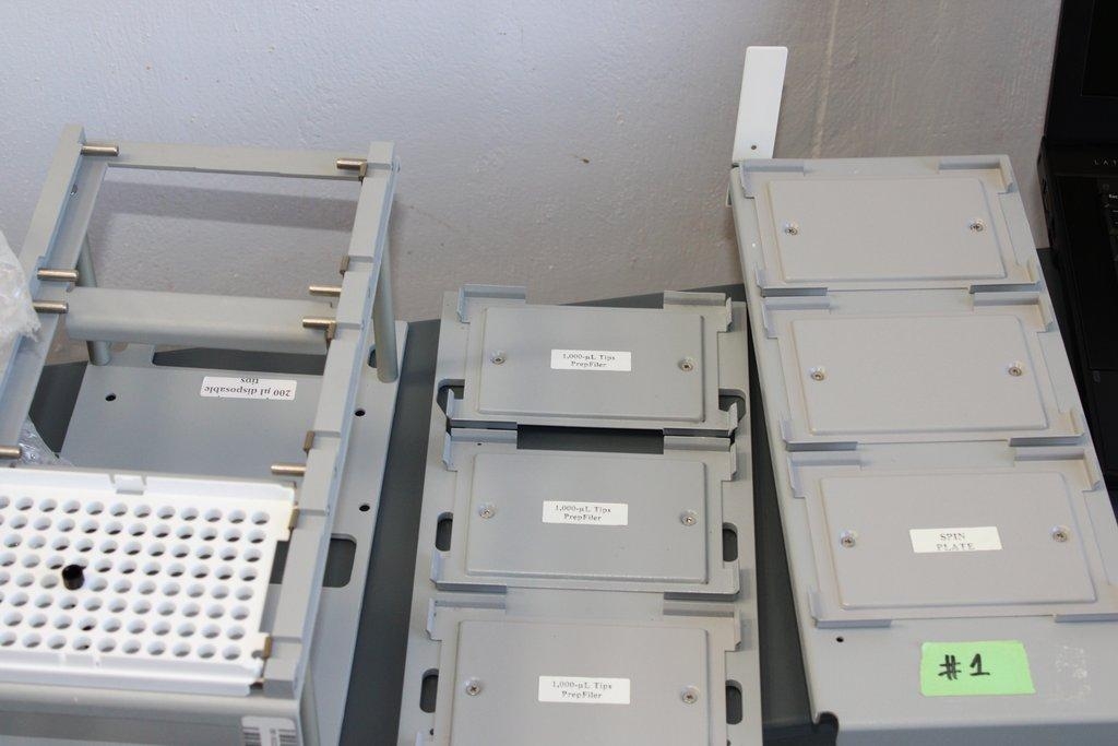 TECAN Freedom EVO-2 150 Base Liquid Handling Platform for Genomics & Drug Discovery