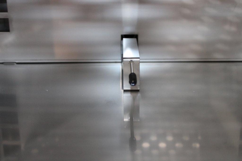 Thermo Scientific Heratherm IMH180 Incubator, 178L Capacity, Gravity Convection