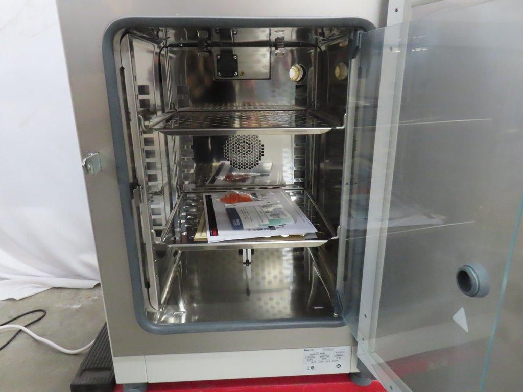 Thermo Scientific Heratherm IMH60 Incubator Excellent Condition with Manuals