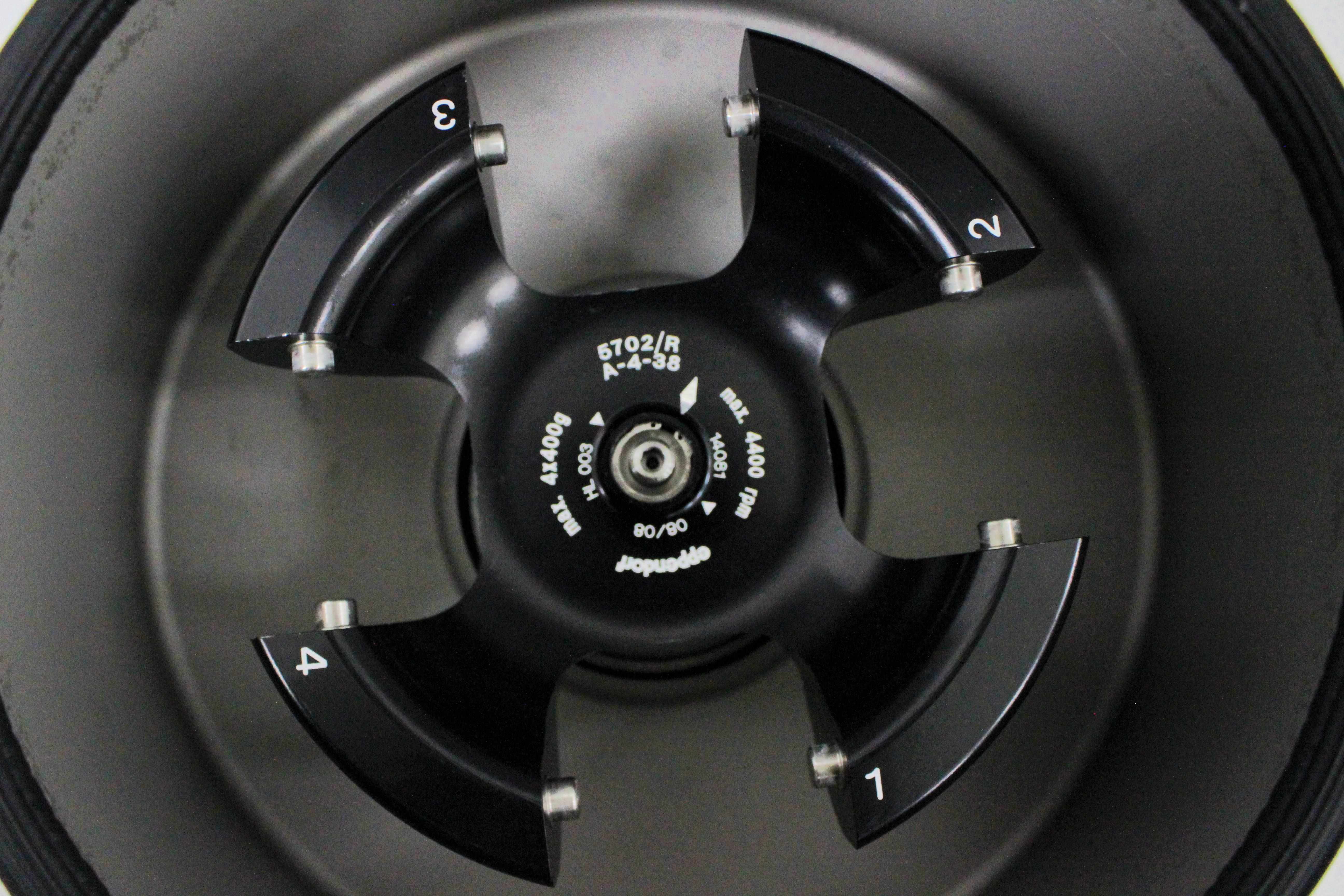 Eppendorf 5702 Benchtop Centrifuge Low-Speed 4400 RPM Capacity 400mL